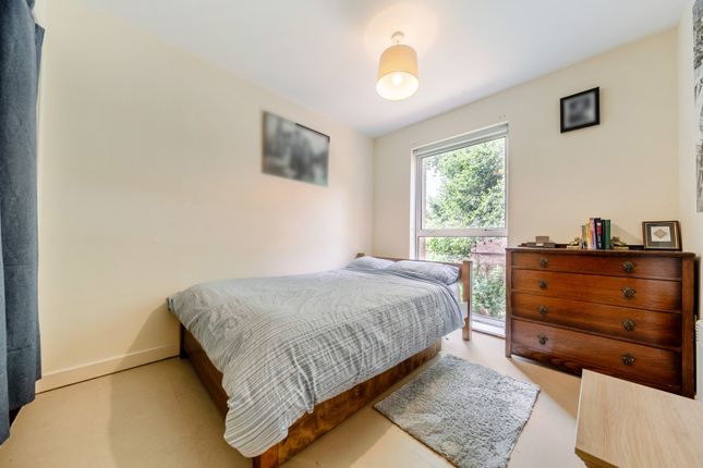 Flat 6, Caledonian Court,, Highwood Close, London photo 3
