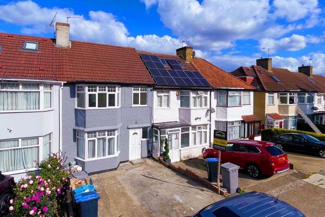 Summit Close, London photo 3