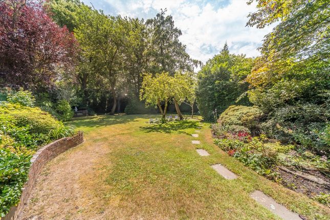 5-bed house on 8, Edmunds Walk, London, £2,750,000