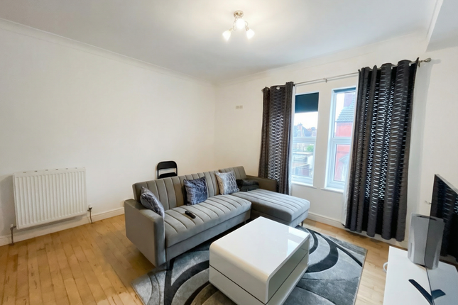 2 Lowther Road, Doncaster photo 2