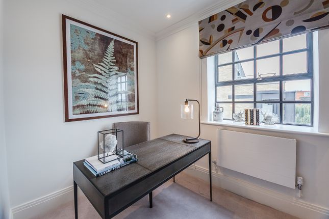 Flat to rent in Palace Wharf, Fulham