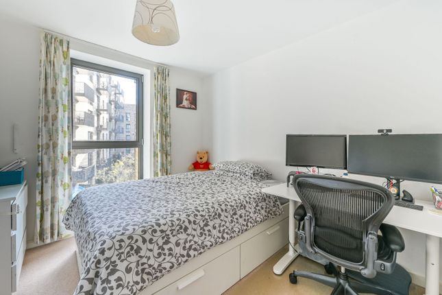 Kingfisher Heights, Silvertown photo 4