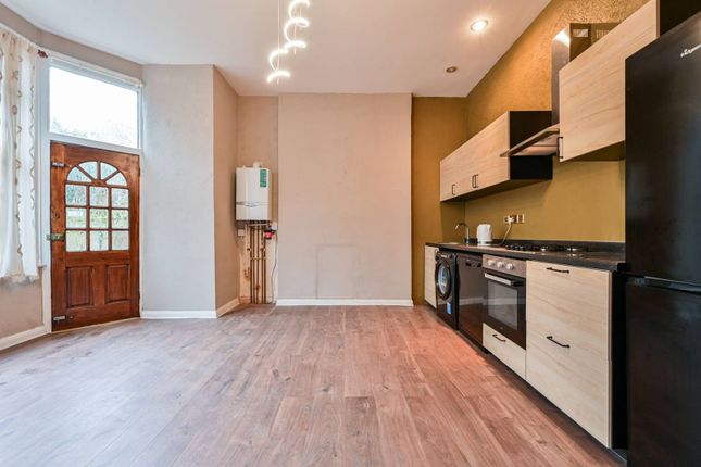 Thumbnail Flat to rent in Tetherdown, Muswell Hill, London