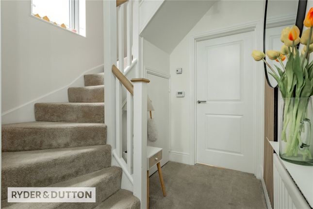 2, Maythorne Close, Oldham photo 4