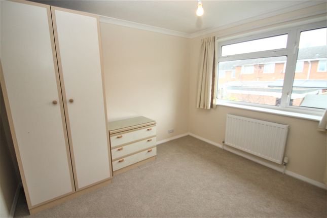 Terraced house to rent in Penshurst Road, Maidenhead