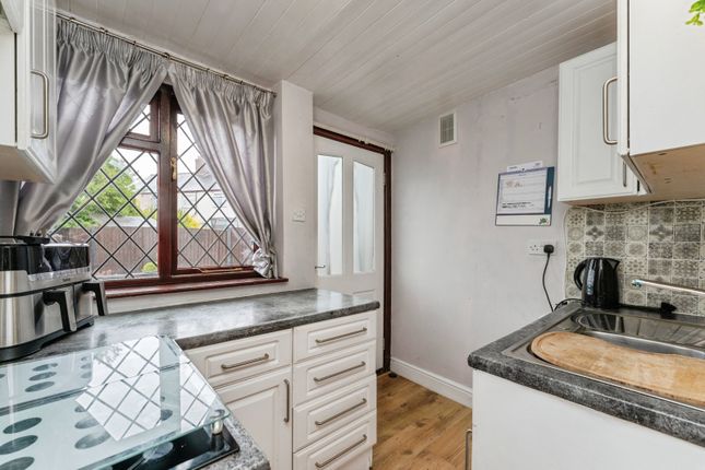 6, Hawthorn Road, Ellesmere Port photo 4