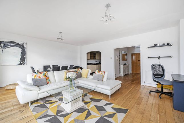 Flat to rent in Exchange Building, Commercial Street, Spitalfields, London