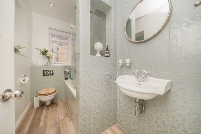 Maisonette for sale in Telford Avenue, London