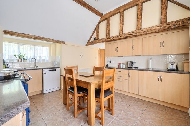 19, Beechfield, Salisbury photo 4