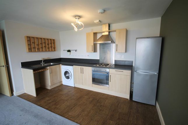 Flat to rent in Devonshire Road, Eccles, Manchester