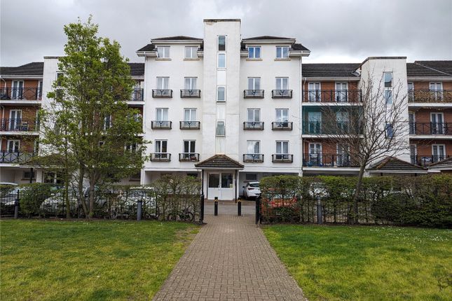 Flat to rent in Hermitage Close, Abbeywood, Greenwich