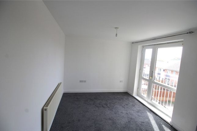 Flat to rent in Morris Walk, Dartford, Kent