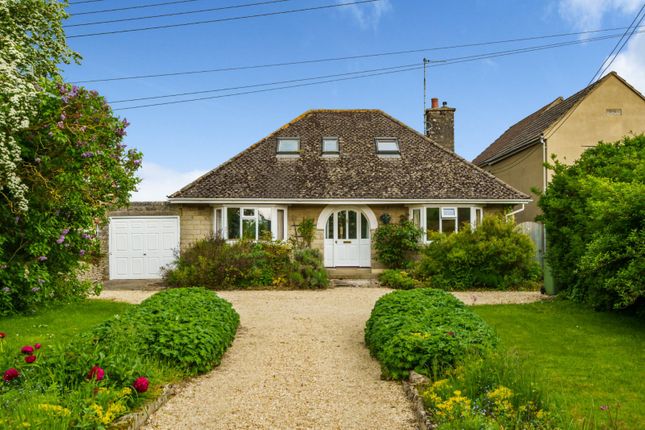 Bungalow for sale in West End Gardens, Fairford