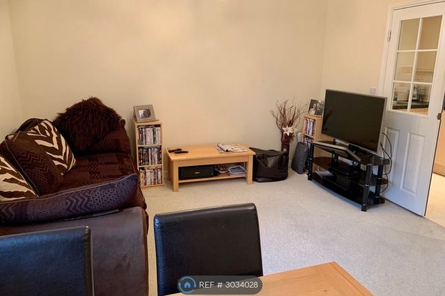 Flat, Grace Gardens Crookham Road, Fleet photo 3