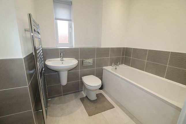 2 Heckington Close, Cramlington photo 3