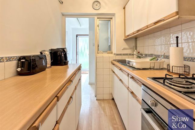 10, Wareham Close, Hounslow photo 4