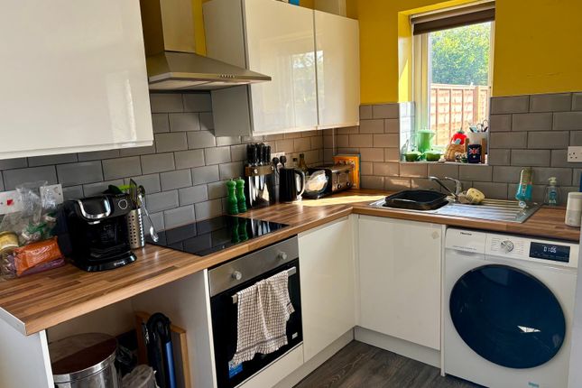 11, Kirkby Avenue, Selby photo 2