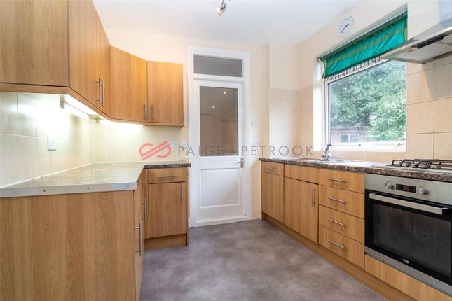 6, Frobisher Close, Pinner photo 2