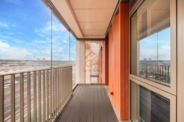 25 Montrose Building, 4 Malthouse Road, London photo 4