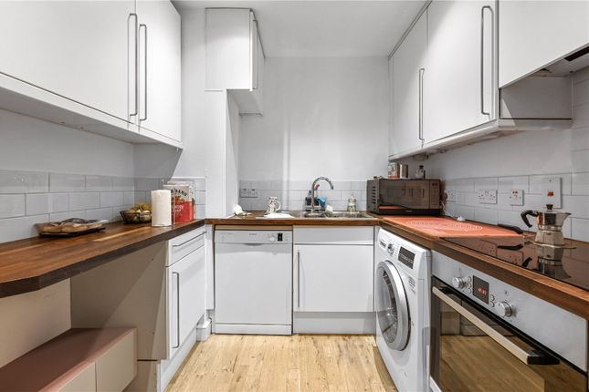 Flat for sale in St. Katharines Way, London