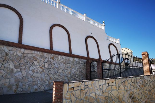 Villa for sale in Viñuela, Axarquia, Andalusia, Spain
