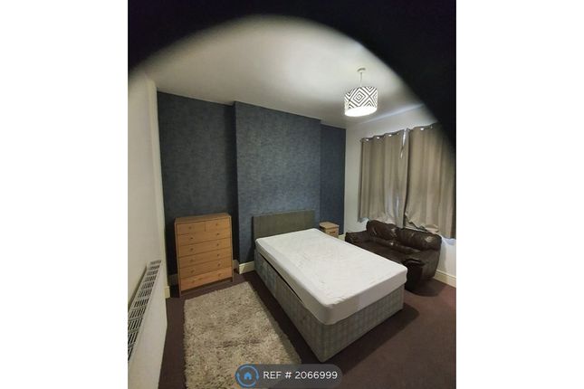 Room to rent in Oval Road, Birmingham
