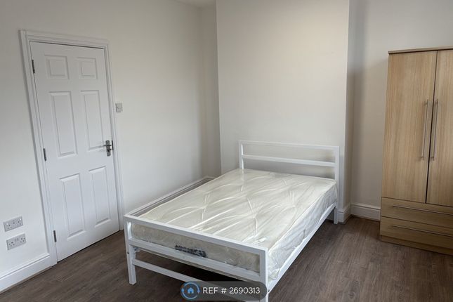 Double Bedroom With Cupboard And Draws