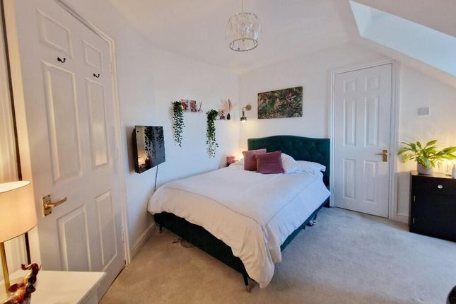 70, Cherry Orchard, Southminster photo 4
