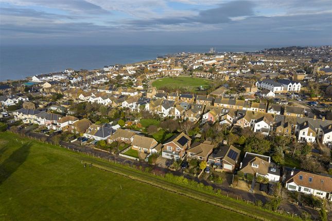 25, Collingwood Road, Whitstable photo 3