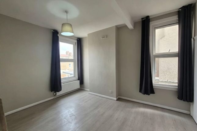 11, Saint Antony's Road, London photo 5