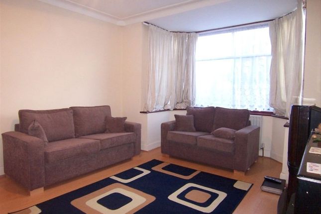5, Roxeth Green Avenue, Middlesex photo 2