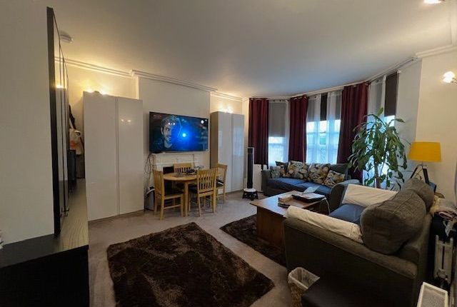 Flat 3, 314 Finchley Road, London photo 2