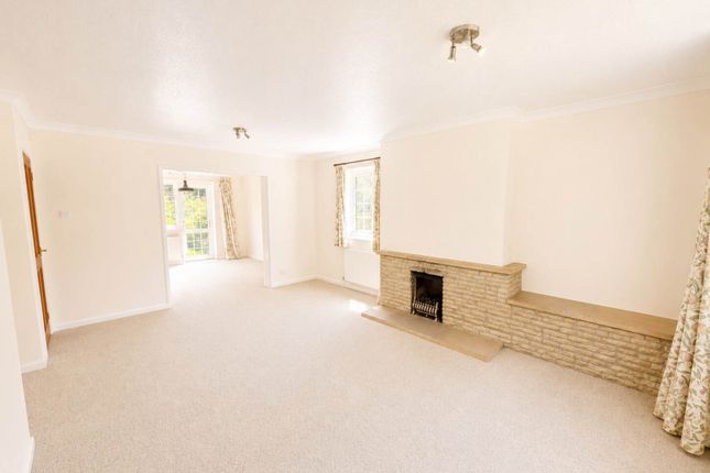 2, Barn End, Chippenham photo 4