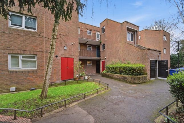 1-bed flat on 89, Garrick Close, Ealing, £360,000