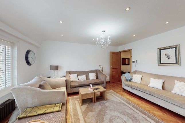 Flat for sale in Spencer Court, 72 Marlborough Place, London