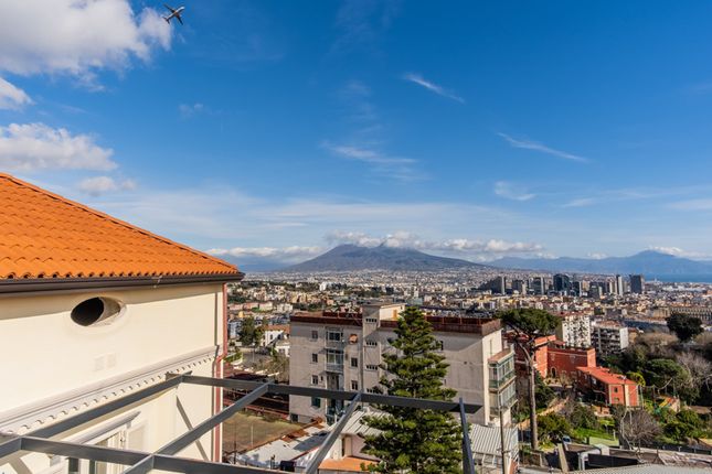 Apartment for sale in Campania, Napoli, Napoli