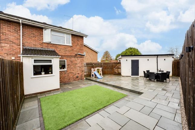 11, Thames Court, Kettering photo 4