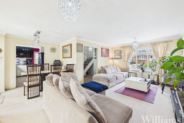 5 Monet Place, Aylesbury photo 2
