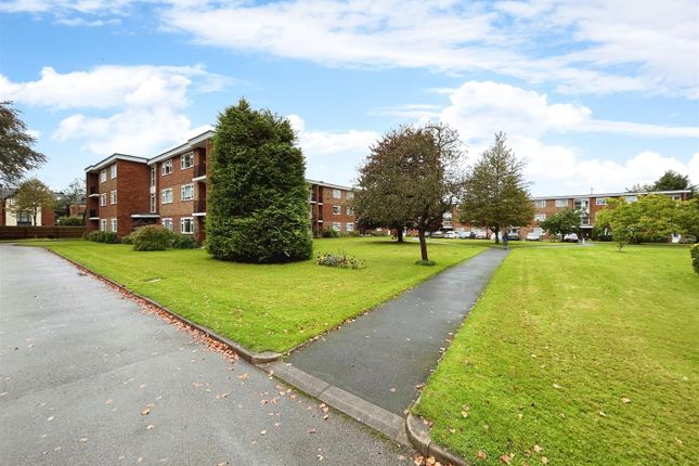Thumbnail Flat for sale in Brookhurst Court, Beverley Road, Royal Leamington Spa