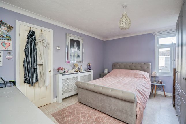 12, Robin Gardens, WATERLOOVILLE photo 4