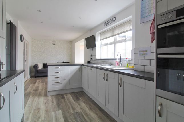 18, Merlin Drive, Sandy photo 4