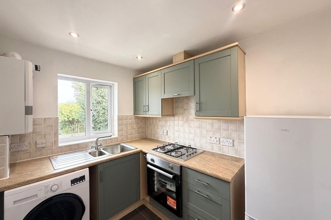 3, Clifton Mews, West Yorkshire photo 2