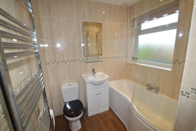 Flat to rent in Randale Drive, Bury