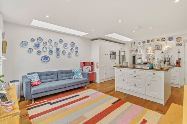 84, Leathwaite Road, London photo 2