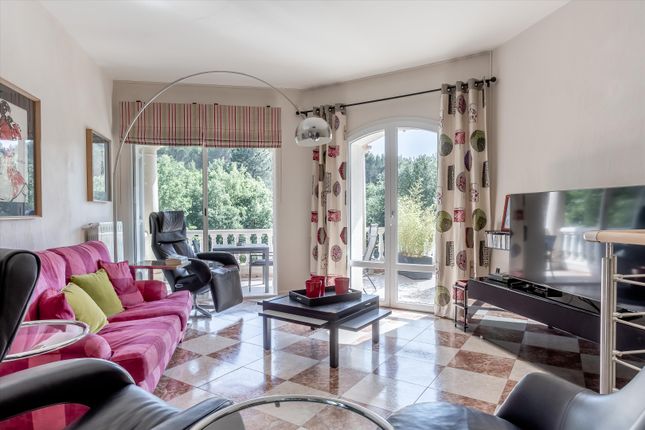 Property for sale in Buisson, Vaucluse, Provence-Alpes-Côte d`Azur, France