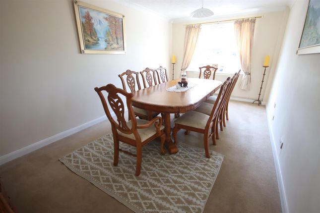 15, Redwing Avenue, Chippenham photo 4