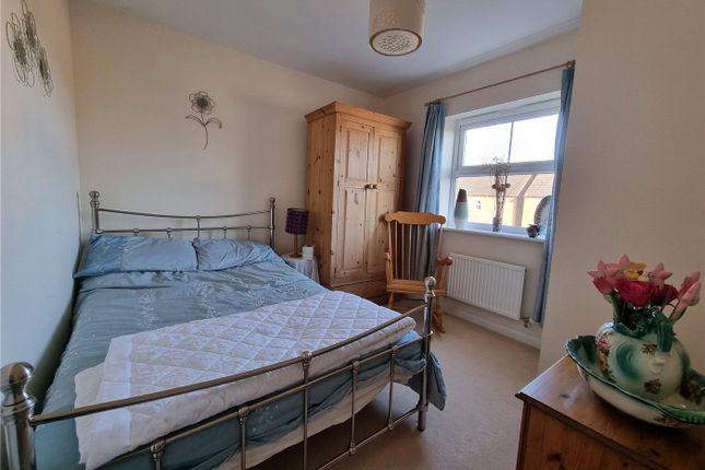 Town house to rent in Renfrew Drive, Greylees, Sleaford, Lincolnshire
