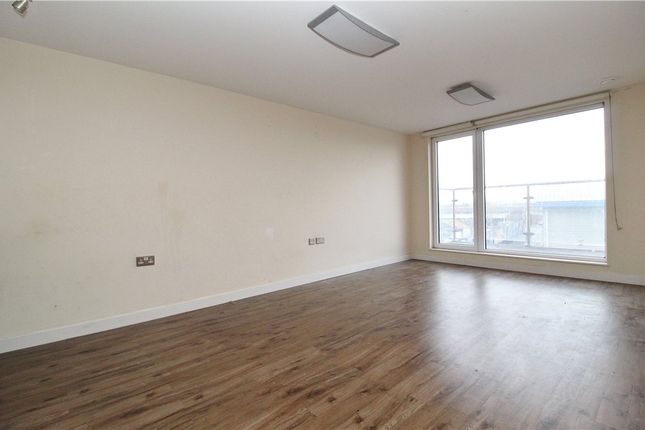 Flat to rent in The Green, Southall