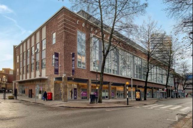 Flat to rent in Corporation Street, The Co-Operative