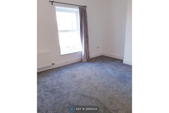St James Street, Shaw, Oldham photo 5